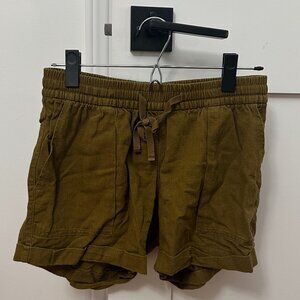 Old Navy linen/rayon shorts with pockets and drawstring waist